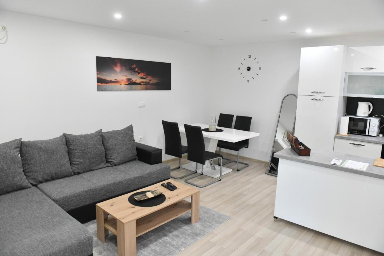 Apartman Lucia Ðakovo Exterior foto